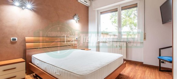 2-salle Appartement à Lainate, Italy No. 34911 10