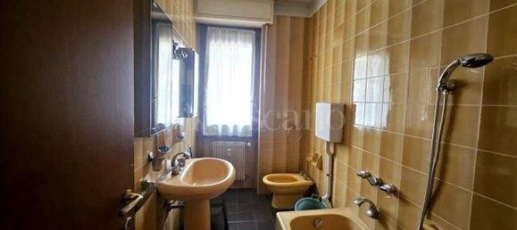 5 rooms Apartment in Como, Italy No. 2336 15
