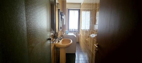 5 rooms Apartment in Como, Italy No. 2336 13