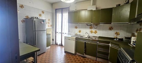 5 rooms Apartment in Como, Italy No. 2336 5