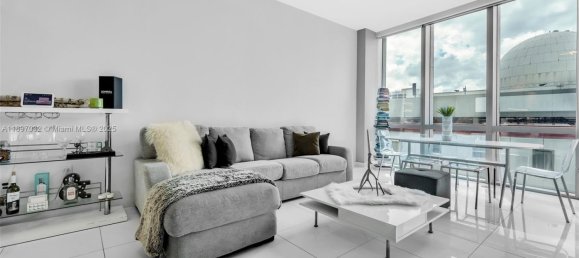 2 chambres propriété commerciale à vendre à Miami, Miami-Dade, Florida, USA № 615908 22