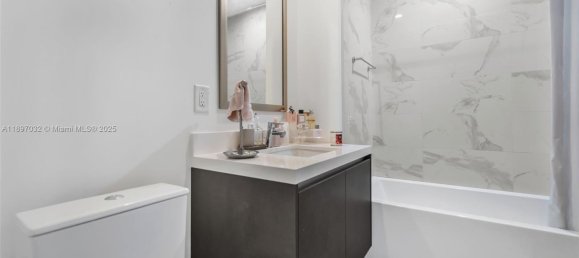 2 chambres propriété commerciale à vendre à Miami, Miami-Dade, Florida, USA № 615908 2