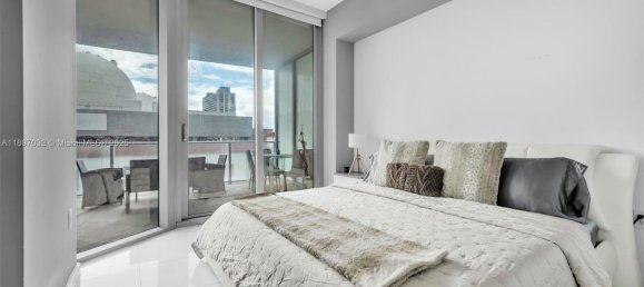 2 chambres propriété commerciale à vendre à Miami, Miami-Dade, Florida, USA № 615908 13