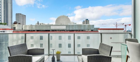 2 chambres propriété commerciale à vendre à Miami, Miami-Dade, Florida, USA № 615908 17