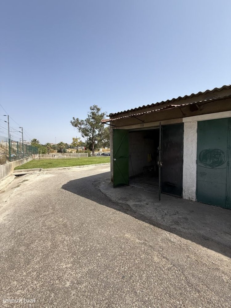 Garage à Barreiro, Portugal 12m² No. 254080
