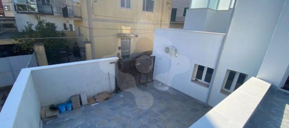 Casa de 3 habitaciónes en Bari, Italy No. 77951 30