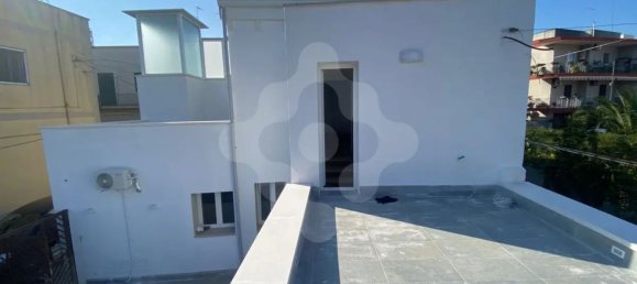 Casa de 3 habitaciónes en Bari, Italy No. 77951 29