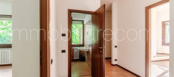 5 rooms Office in Como, Italy No. 323273 7