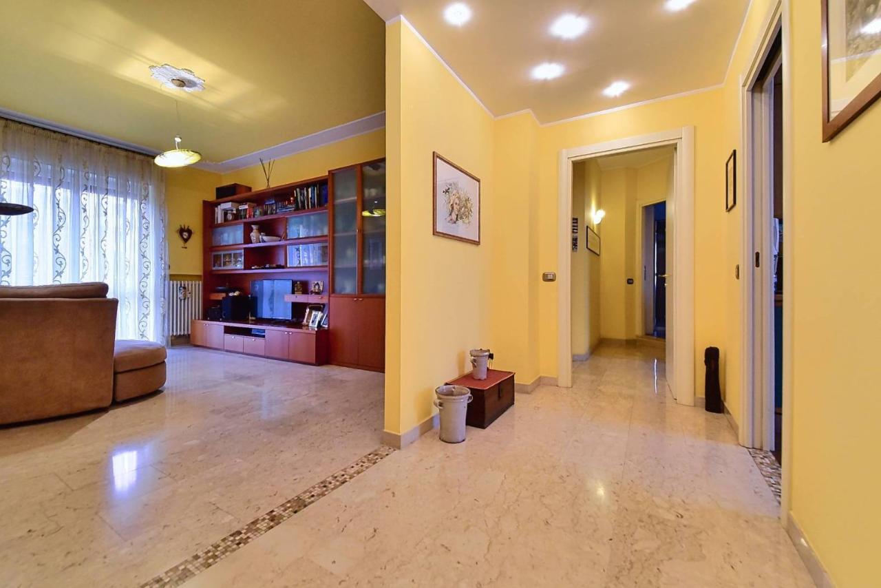 4 rooms Apartment in Milan, Italy No. 242429