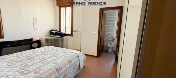 2 rooms Apartment in Parma, Italy No. 33474 4