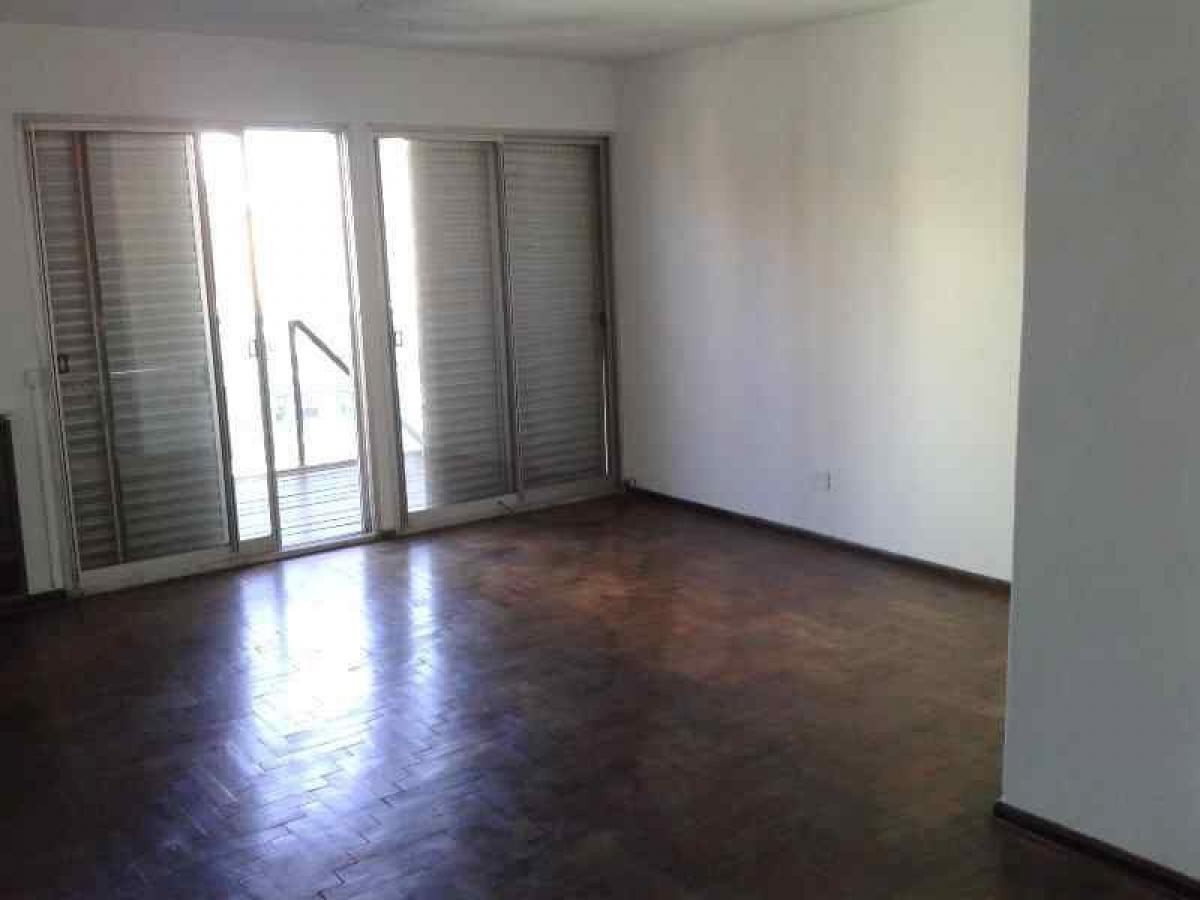 Apartamento de 3 dormitorios en Córdoba, Argentina No. 56708