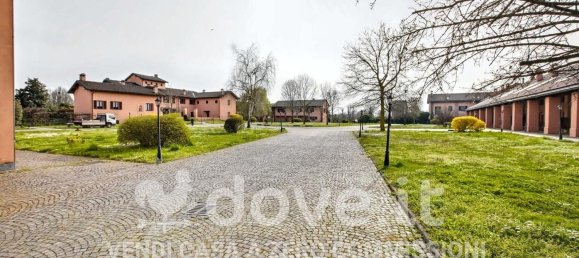 4-salle Maison à Basiglio, Italy No. 10886 41