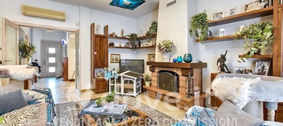 4-salle Maison à Basiglio, Italy No. 10886 6