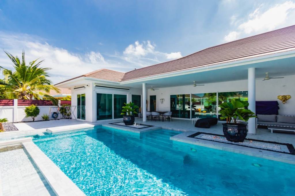 Вилла с 3 спальнями в Хуа Хин, Таиланд № 25306