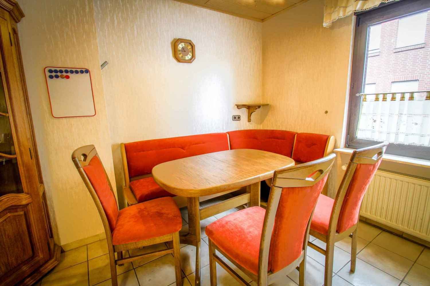 Дом с 6 комнатами в Рейн-Эрфт, Германия № 211615