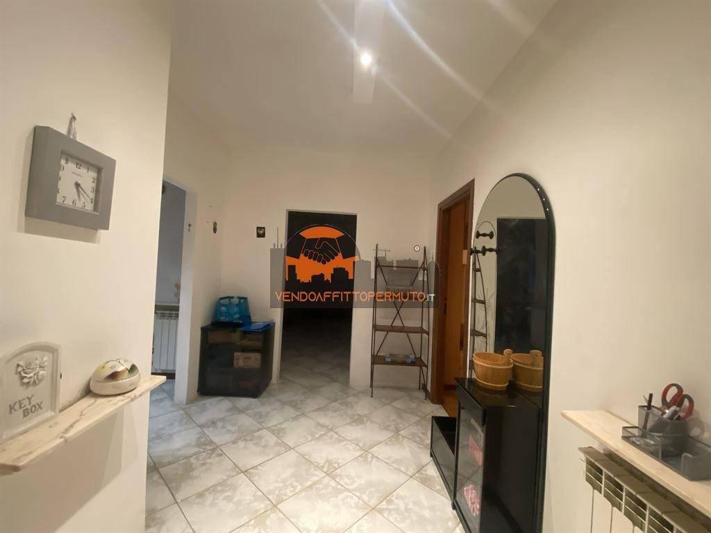 Квартира с 3 комнатами в Кальчинате, Италия № 36803