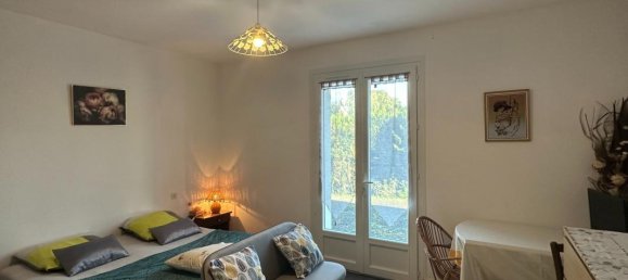 4 bedrooms House in Montgivray, France No. 94509 10