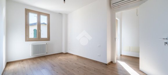 3 bedrooms House in Carpi, Italy No. 291870 11