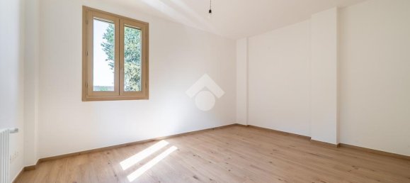 3 bedrooms House in Carpi, Italy No. 291870 7