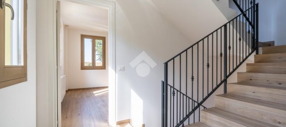 3 bedrooms House in Carpi, Italy No. 291870 9