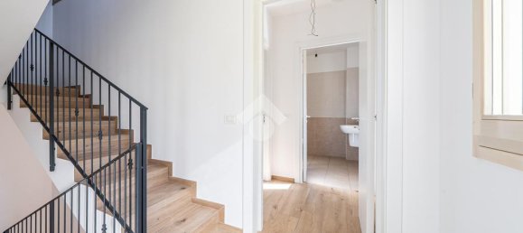 3 bedrooms House in Carpi, Italy No. 291870 6