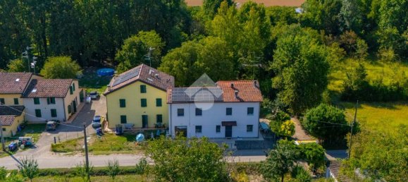 3 bedrooms House in Carpi, Italy No. 291870 3