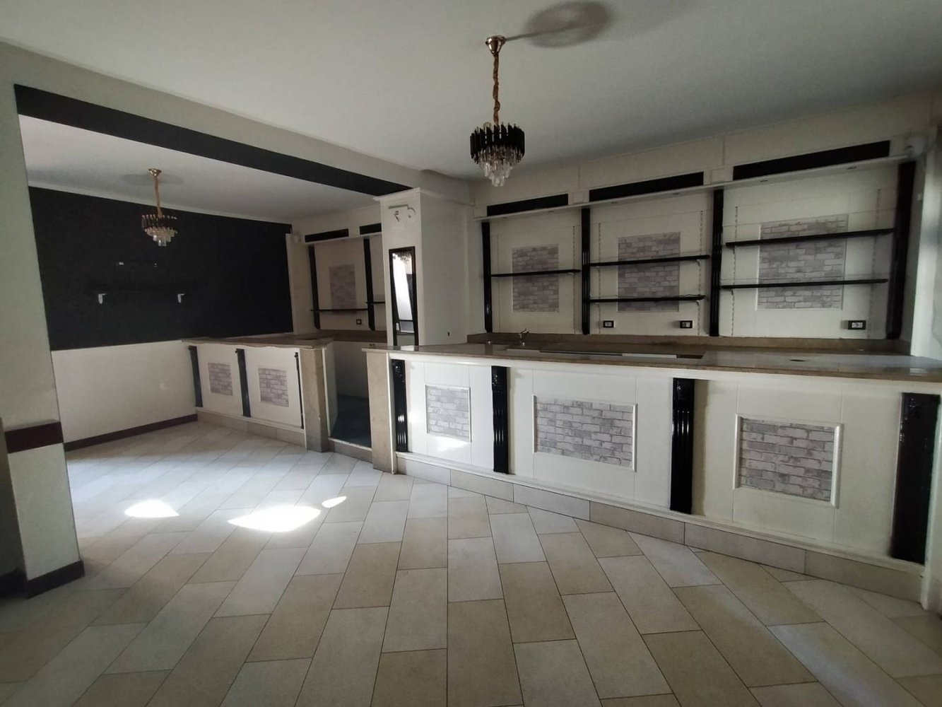 Imóvel comercial em Voghera, Italy 85 m² N.º 332743