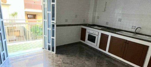 Квартира с 3 спальнями в Багерия, Италия № 296518 11