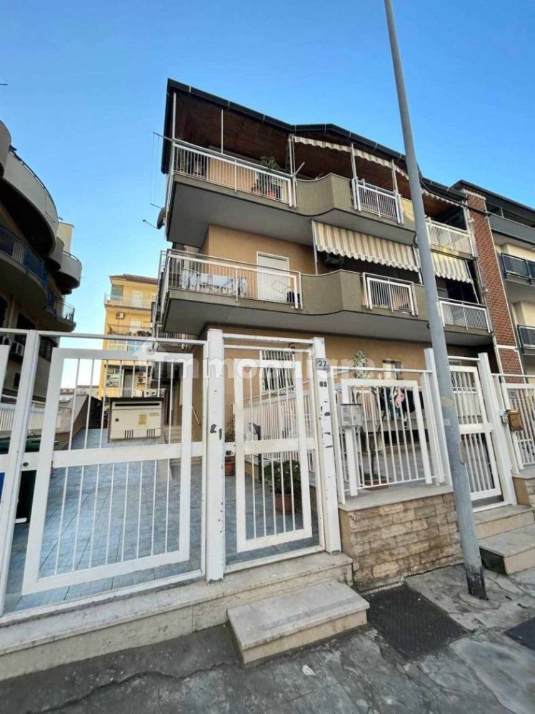 Квартира с 3 спальнями в Багерия, Италия № 296518