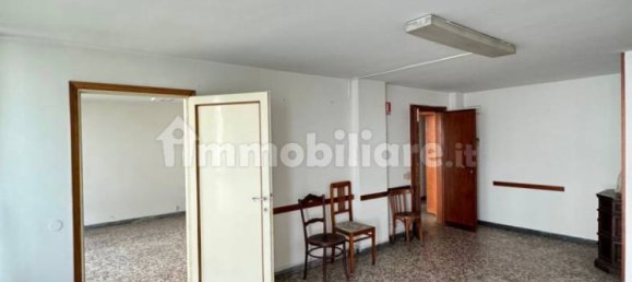 2 rooms Office in Florence, Italy No. 307728 3