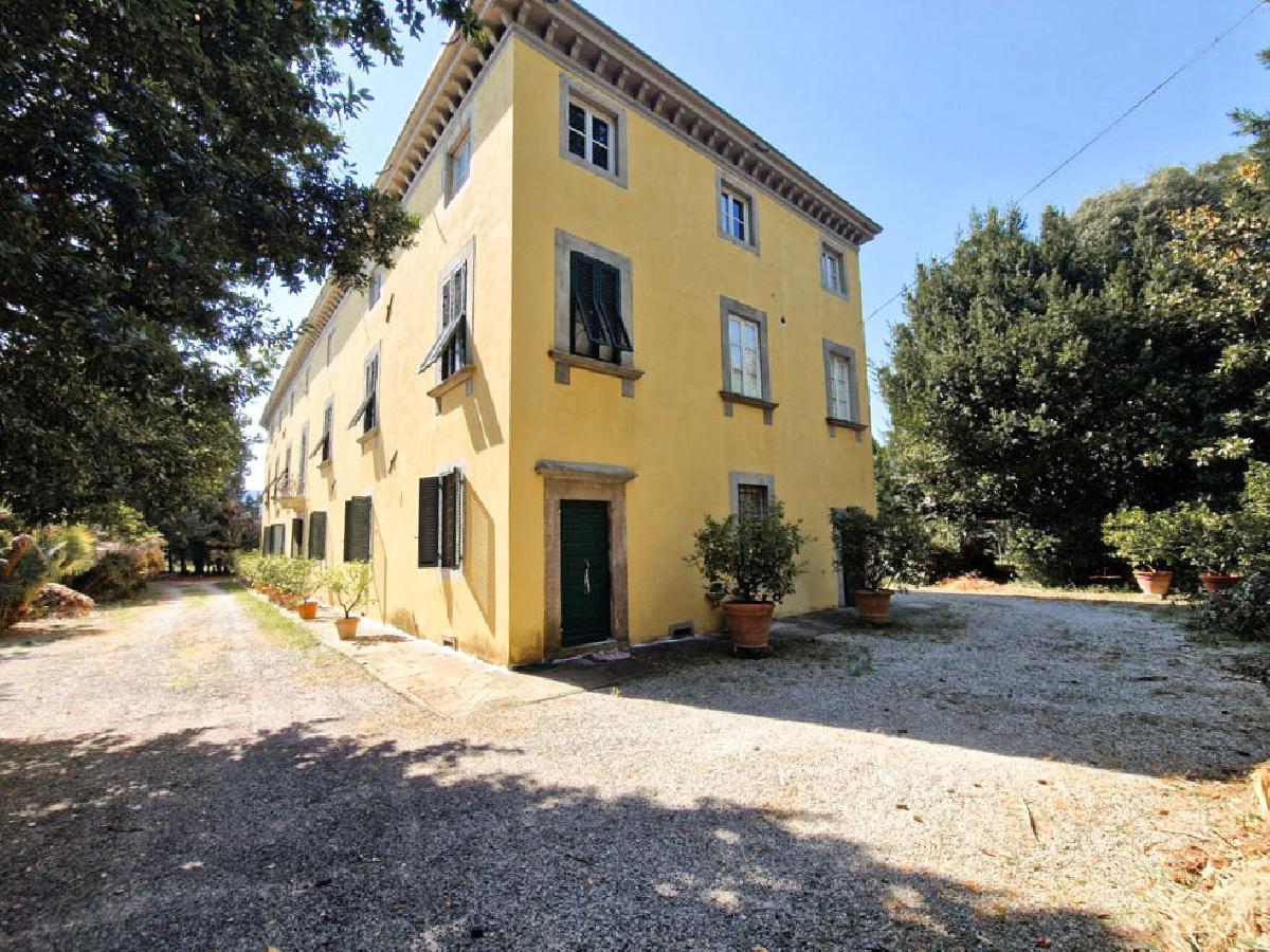 4 غرف نوم فيلا في Capannori, Italy رقم 87933