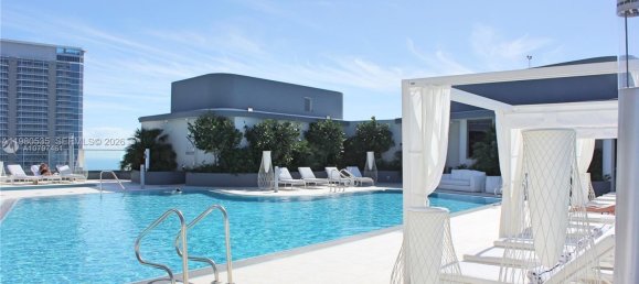 3 غرف نوم عقار تجاري في Miami, الولايات المتحدة رقم 615384 2