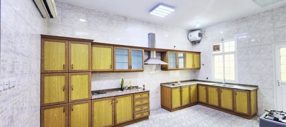 Вилла с 6 спальнями в Shakhbout City, ОАЭ № 34097 20