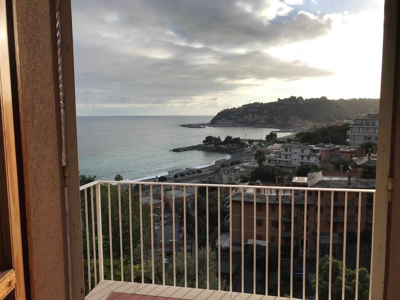 Apartamento de 2 dormitorios en Arenzano, Italy No. 352330