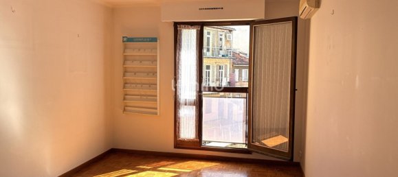 1 bedroom Apartment in Marseille, France No. 298435 8