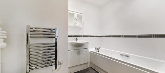 2 bedrooms Apartment in Feltham, United Kingdom No. 9845 5