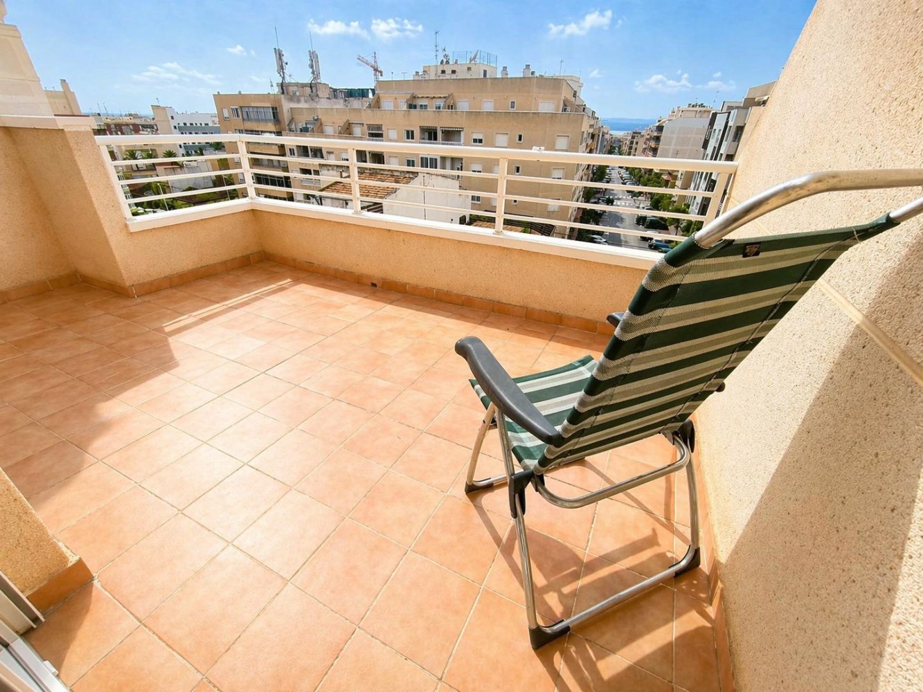 1 dormitorio ático en venta en Torrevieja, Alicante, Comunidad Valenciana, Spain № 370025