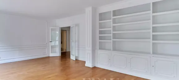 Квартира с 3 спальнями в Нёйи-сюр-Сен, Франция № 137882 2