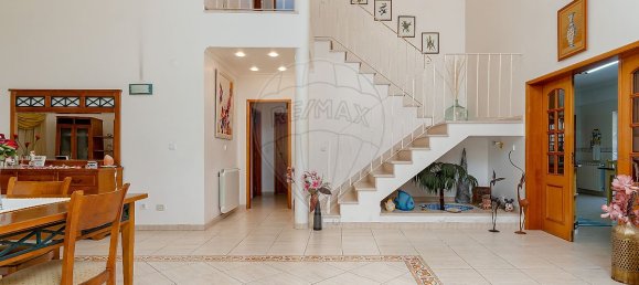 4 bedrooms House in Almada, Portugal No. 17438 19