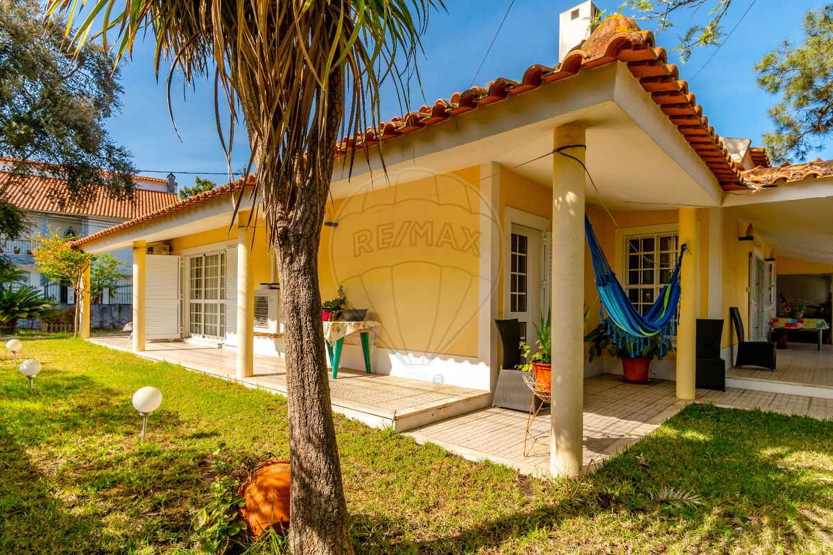 4 bedrooms House in Almada, Portugal No. 17438