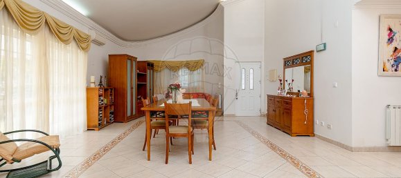 4 bedrooms House in Almada, Portugal No. 17438 17