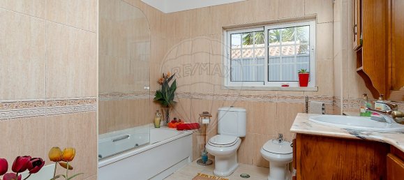 4 bedrooms House in Almada, Portugal No. 17438 6