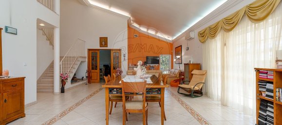 4 bedrooms House in Almada, Portugal No. 17438 16