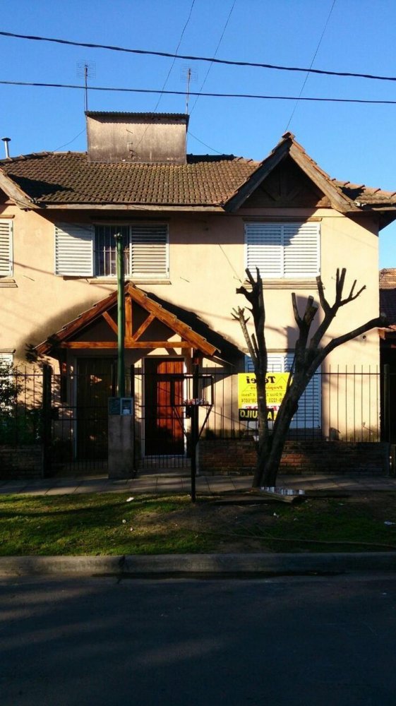 3 bedrooms House in Hurlingham, Argentina No. 83889