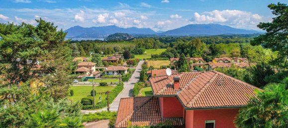 8 chambres Villa à Ranco, Italy No. 361247 7