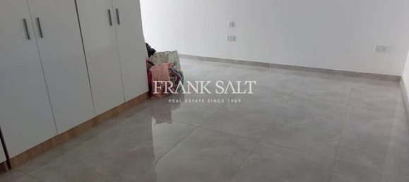 Maisonette de 3 dormitorios en Attard, Malta No. 2221 6