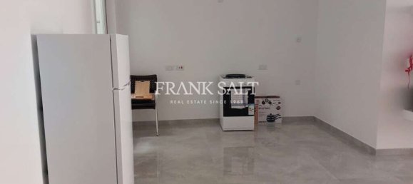 Maisonette de 3 dormitorios en Attard, Malta No. 2221 4