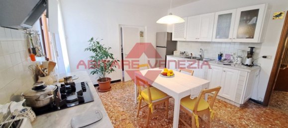 4 rooms Apartment in Venice, Italy No. 59709 20