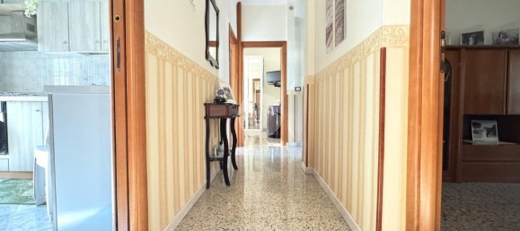 3 rooms Apartment in Naples, Italy No. 230942 3