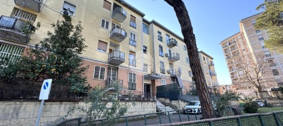 3 rooms Apartment in Naples, Italy No. 230942 2